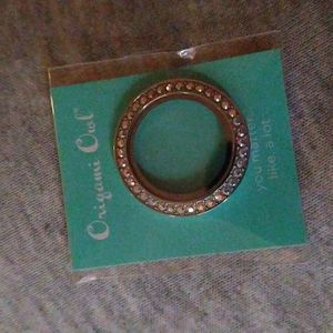 Medium silver living locket face